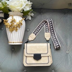 Cross body purse 🍂🌻🌼